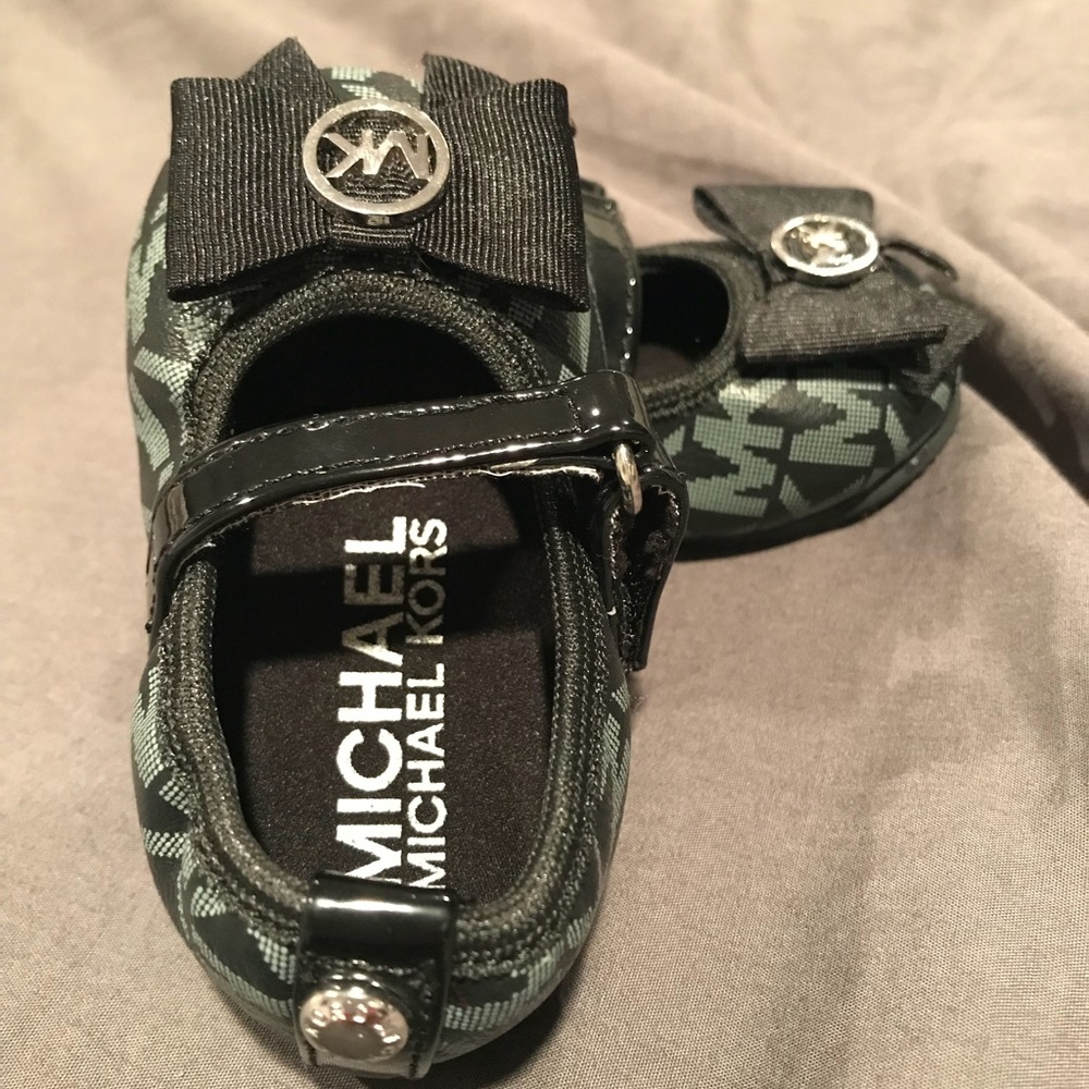 MK crib shoes